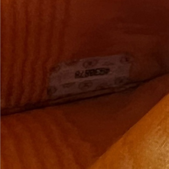 CHANEL Yellow Caviar Leather Snap Long Wallet - Picture 4 of 4